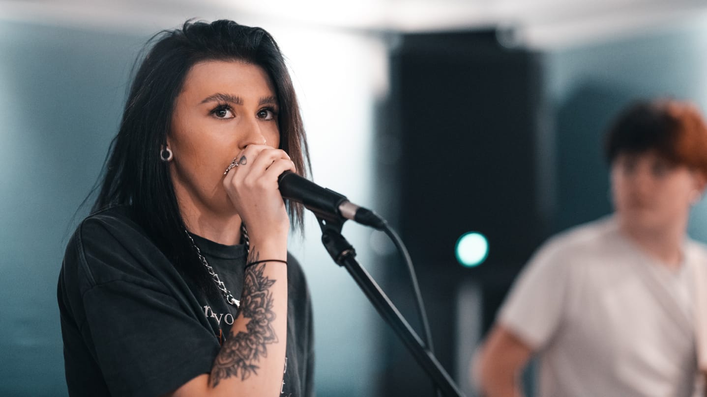 Bandzoogle Blog - 5 tips for defeating self-doubt as a musician - Main