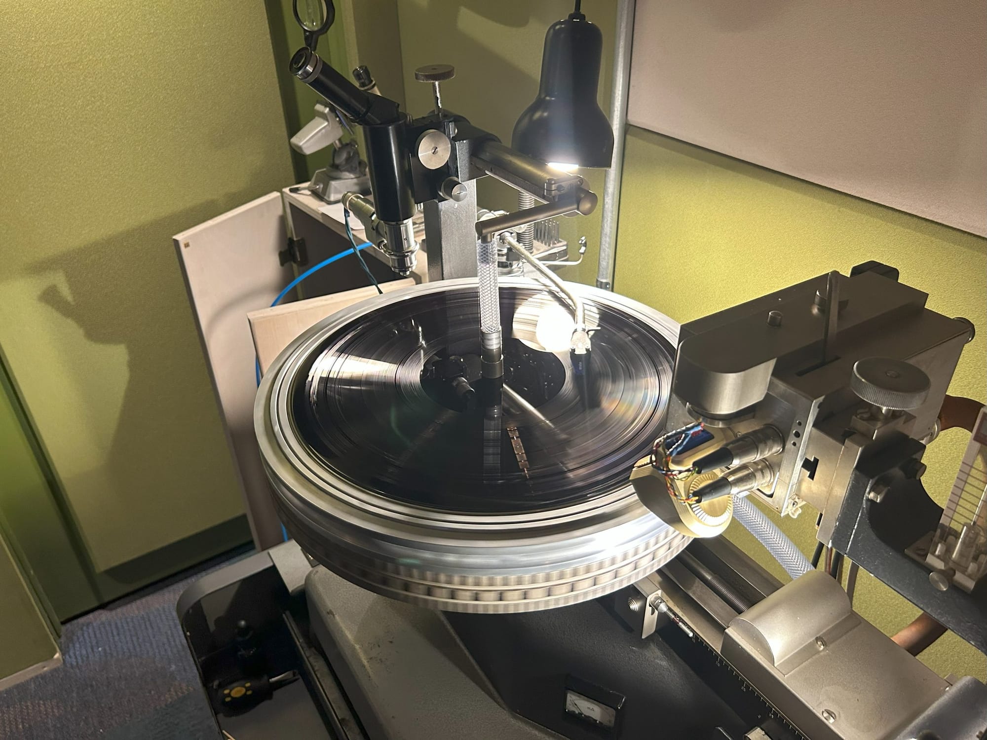 how vinyl records are pressed 