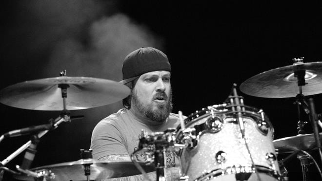 Vinnie Fiorello behind the drums.