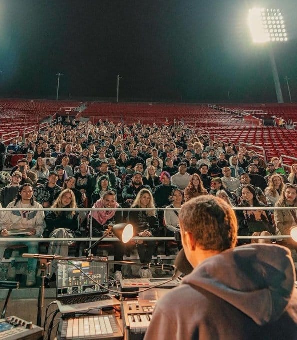 how to build a superfan community